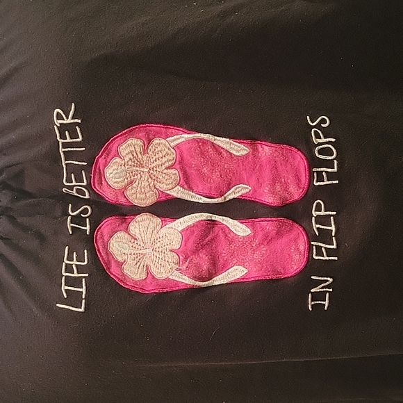 Secret Treasures tee size 2X - Picture 2 of 4